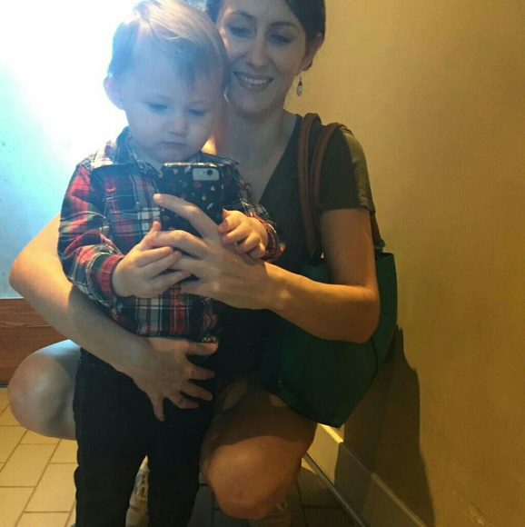 Meet your Posher, April - Picture 4 of 4